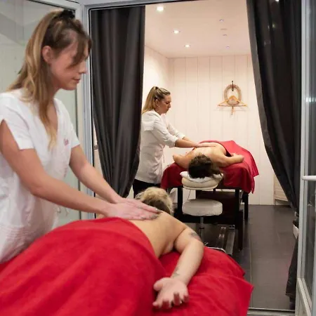 Elegance Hotell 4*
