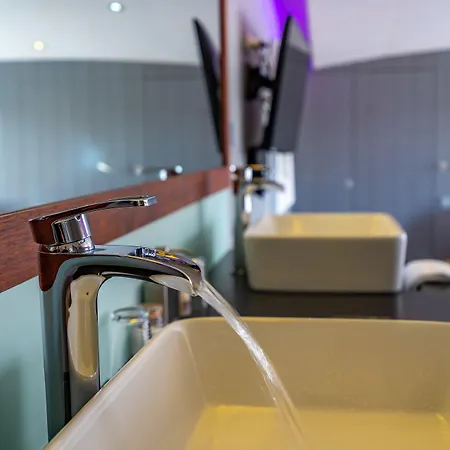 Hotell Elegance 4*
