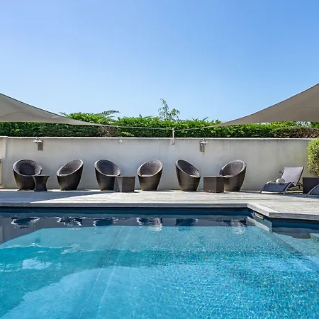 Elegance Hotell 4*