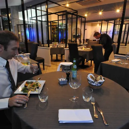 Elegance Hotell 4*
