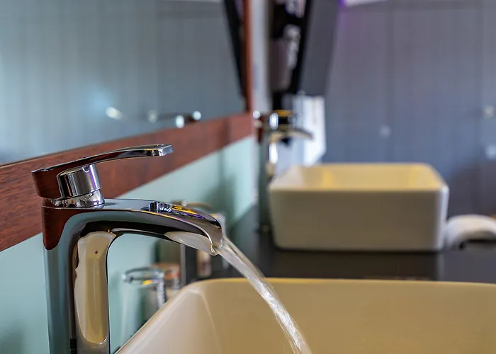 Hotel Elegance Suites Hotel 4*