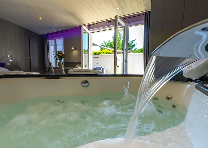 Hotel Elegance Suites Hotel 4*