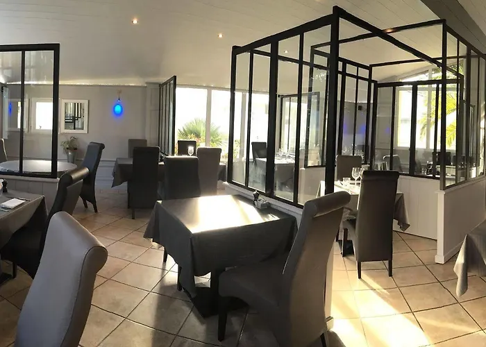 Hotel Elegance Suites Hotel 4*